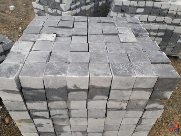 Đá cubic xanh đen Thanh Hóa mài thô tinh 10x10x10