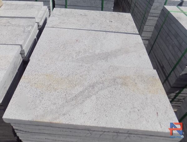 Đá ghi sáng băm mặt toàn phần kích thước 30x60