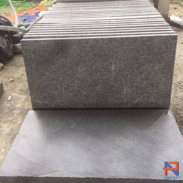 Đá xanh đen băm mặt chống trơn 30x60